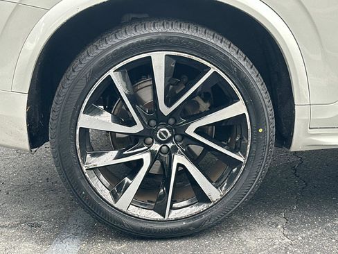 Used 2020 Volvo XC90 T6 Momentum image 26