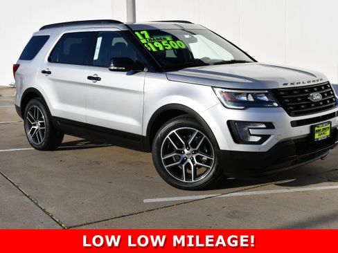 Used 2017 Ford Explorer Sport w/ Equipment Group 401A image 2