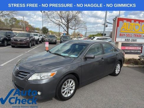 Used 2011 Toyota Camry XLE w/ XLE Extra-Value Pkg #2 FWD image 12