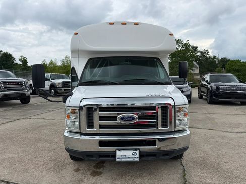 Used 2016 Ford E-450 and Econoline 450 Super Duty w/ Shuttle Bus Prep Package RWD image 8