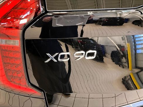 New 2026 Volvo XC90 B6 Plus w/ Protection Package Premier AWD/4WD image 6