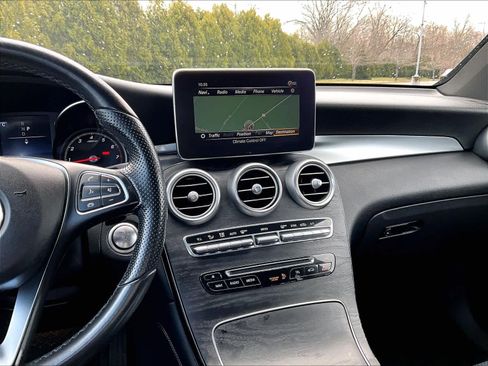 Used 2017 Mercedes-Benz GLC 300 4MATIC image 15