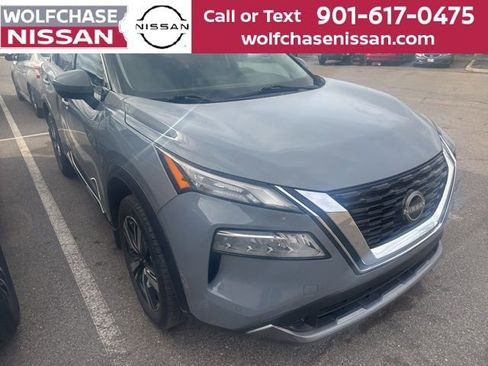 Used 2022 Nissan Rogue SL w/ SL Premium Package image 2