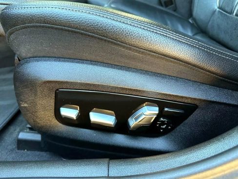 Used 2019 BMW M550i xDrive image 22