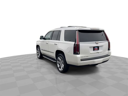 Used 2020 Cadillac Escalade Premium Luxury image 6