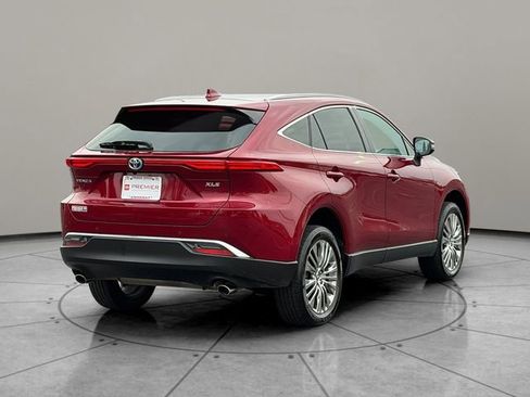 Certified 2023 Toyota Venza XLE image 6