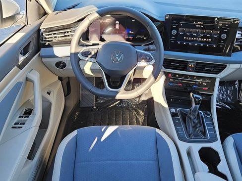 New 2026 Volkswagen Jetta SE FWD image 7
