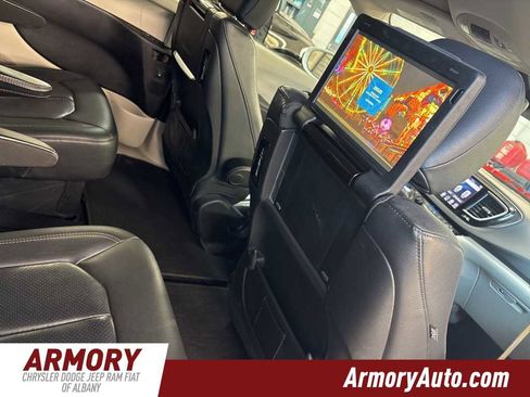 Used 2020 Chrysler Pacifica Touring-L Plus image 34