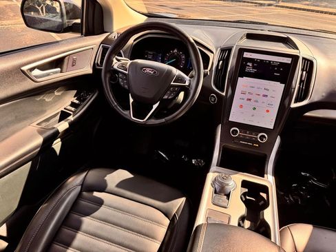 Used 2024 Ford Edge SEL image 25