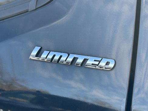 Used 2019 Toyota Tacoma Limited image 12