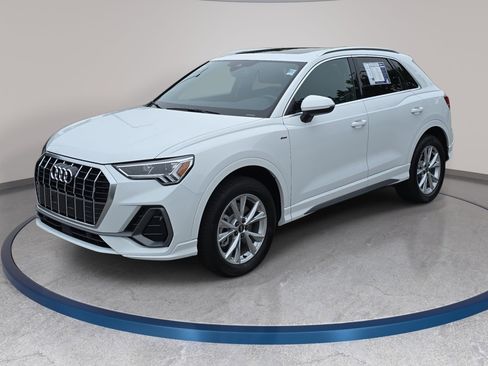 Certified 2025 Audi Q3 2.0T Premium w/ Convenience Package AWD/4WD image 1