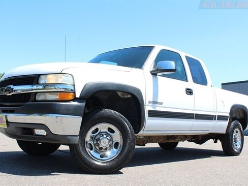 Used 2001 Chevrolet Silverado 2500 LS w/ Off-Road Skid Plate Pkg AWD/4WD image 1