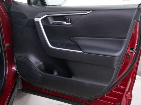 Used 2020 Toyota RAV4 XLE Premium AWD/4WD image 9