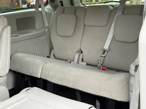 Used 2011 Dodge Grand Caravan Mainstreet FWD image 16