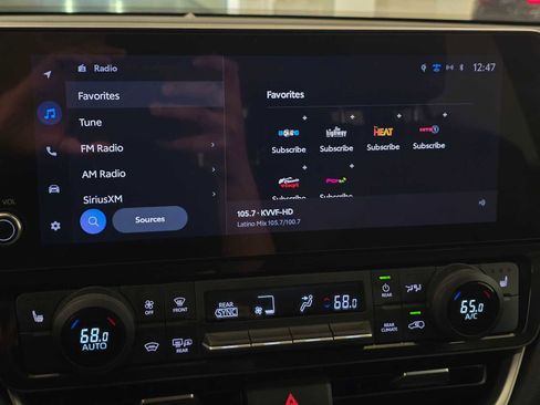 Used 2025 Toyota Grand Highlander AWD Hybrid image 32