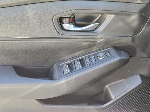 Certified 2025 Honda Accord LX image 25