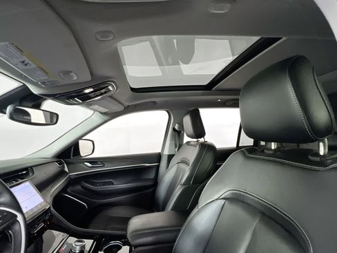 Used 2022 Jeep Grand Cherokee Limited image 22