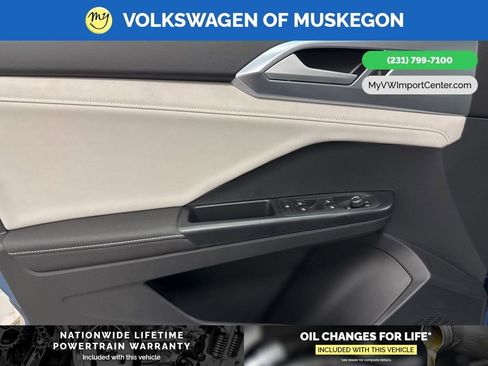 New 2026 Volkswagen Taos SE image 10