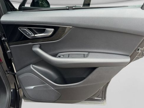 Used 2019 Audi Q7 3.0T Prestige w/ Prestige Package AWD/4WD image 30
