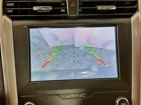 Used 2019 Ford Fusion SE image 14