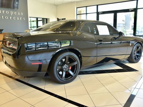 Used 2022 Dodge Challenger SRT Hellcat w/ Plus Package RWD image 6