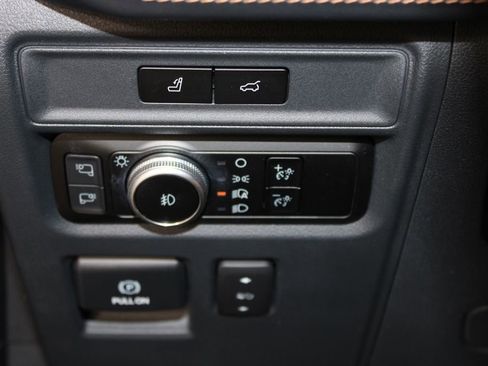 Used 2023 Ford Expedition Max Platinum AWD/4WD image 46
