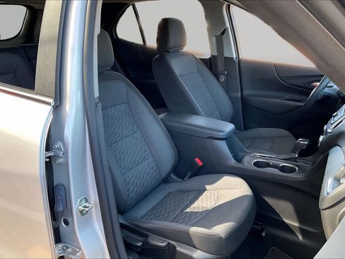 Used 2021 Chevrolet Equinox LT FWD image 10