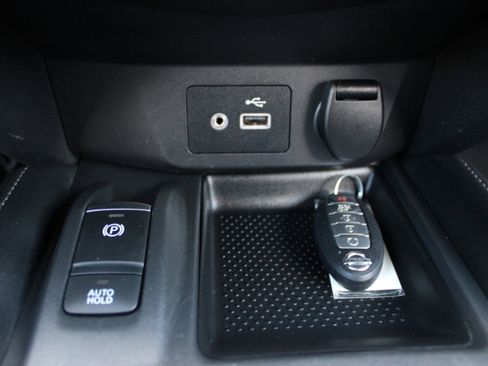 Used 2019 Nissan Rogue SL w/ Premium Package image 20