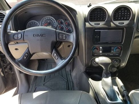 Used 2004 GMC Envoy XUV SLT AWD/4WD image 5
