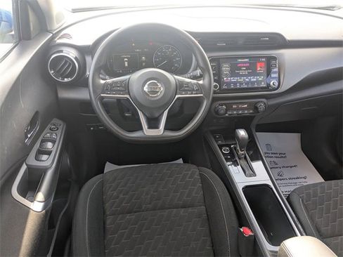 Used 2021 Nissan Kicks SV image 26