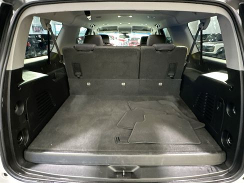 Used 2018 Chevrolet Suburban LS image 32