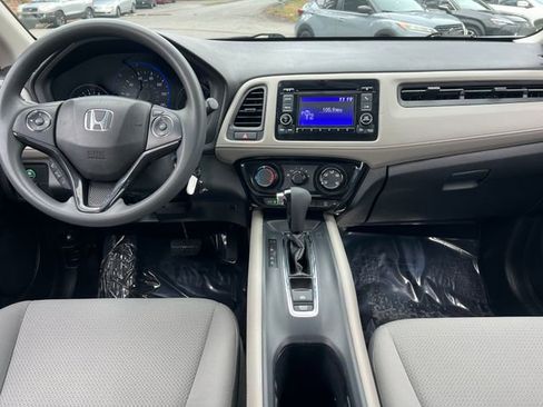 Used 2019 Honda HR-V LX image 15