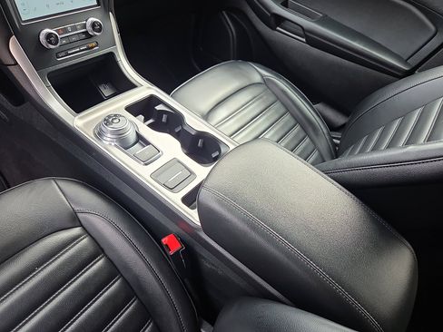 Used 2024 Ford Edge SEL image 25