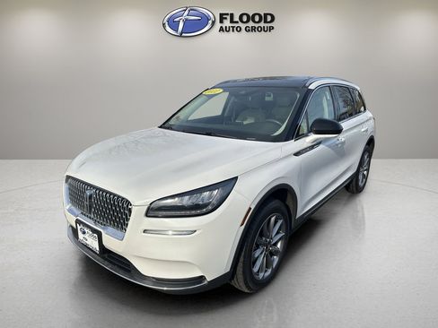 Used 2022 Lincoln Corsair AWD w/ Premium Package image 3