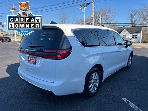 Used 2025 Chrysler Pacifica Select FWD image 5