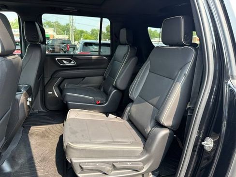Certified 2023 GMC Yukon XL SLT w/ SLT Premium Package AWD/4WD image 14