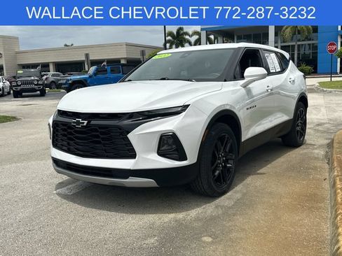 Used 2022 Chevrolet Blazer LT w/ LPO, Black Accent Package FWD image 2