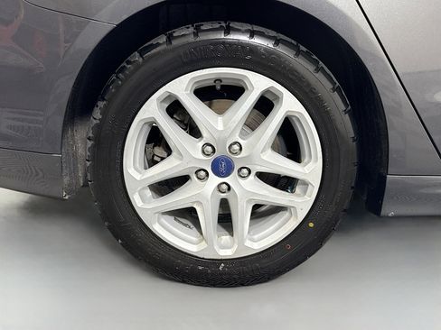 Used 2016 Ford Fusion SE image 32