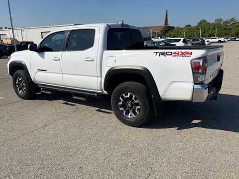 Used 2022 Toyota Tacoma TRD Off-Road AWD/4WD image 6