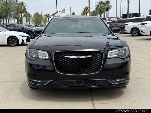Used 2017 Chrysler 300 S w/ 300S Premium Group AWD/4WD image 9