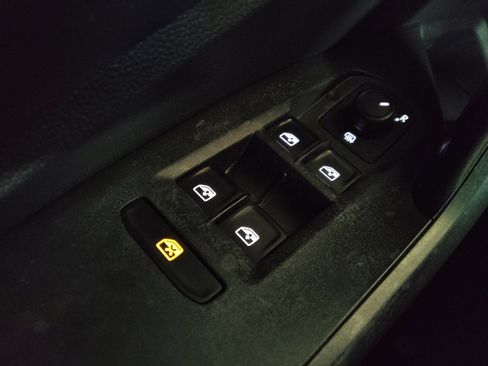 Used 2019 Volkswagen Jetta SE image 27