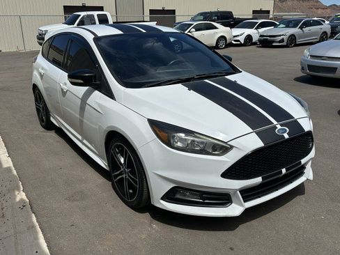 Used 2016 Ford Focus ST FWD image 4