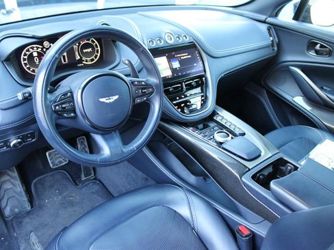 Used 2022 Aston Martin DBX image 8