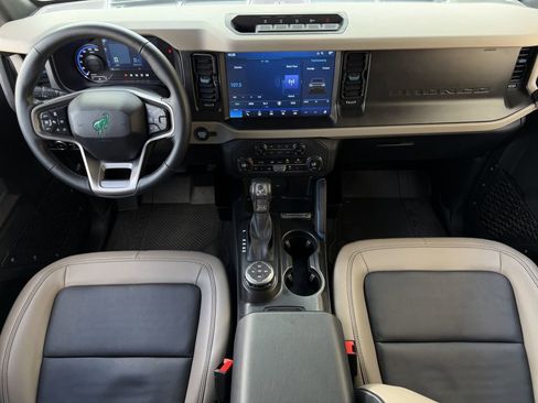 Used 2023 Ford Bronco Wildtrak AWD/4WD image 11