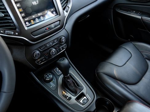 Used 2022 Jeep Cherokee Trailhawk w/ Premium Leather Package image 32