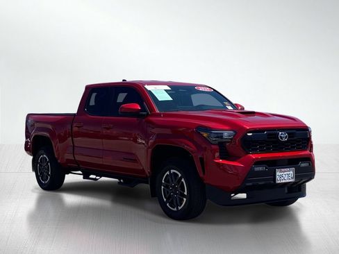 Certified 2025 Toyota Tacoma TRD Sport AWD/4WD image 12