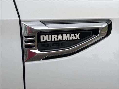 Used 2025 GMC Yukon XL Denali w/ Denali Reserve Package image 22