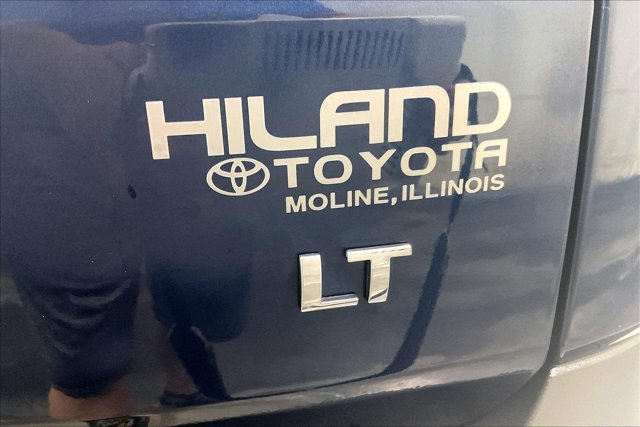 Used 2023 Chevrolet Traverse LT w/ LPO, Floor Liner Package AWD/4WD image 8