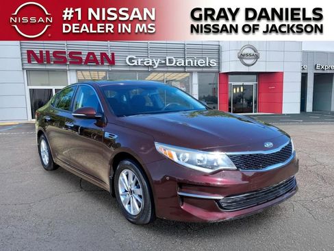 Used 2018 Kia Optima LX w/ Convenience Package FWD image 1