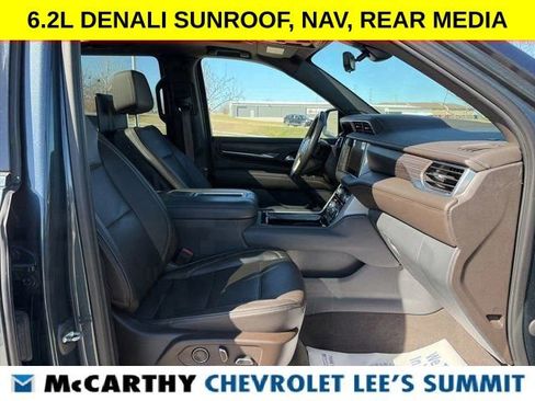 Used 2021 GMC Yukon Denali w/ Denali Premium Package image 32
